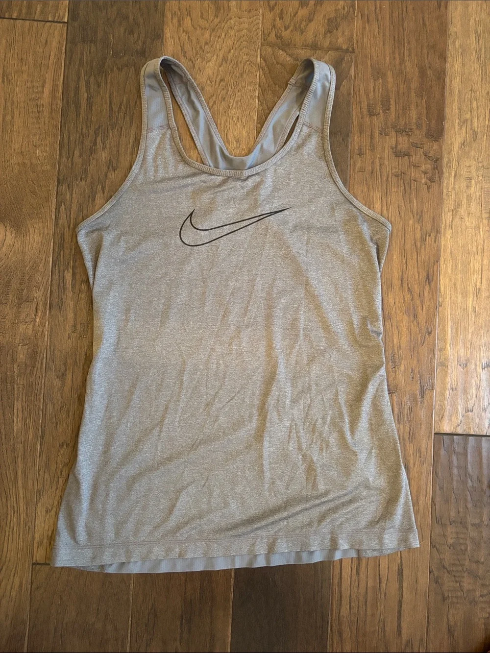 Lot of 2 Under Armour & Nike Women’s Athletic Tank Tops Size Small